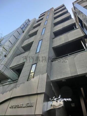 正面玄関前より
