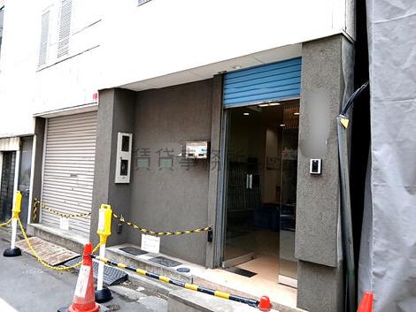 正面玄関