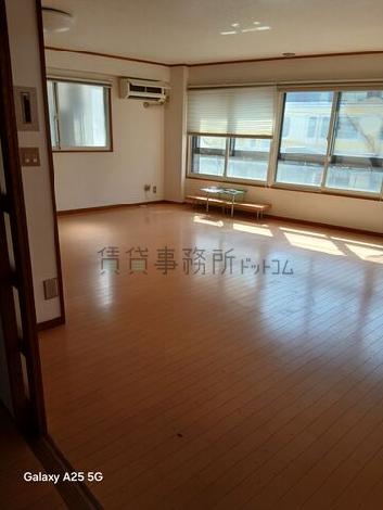 第二平塚ビルの室内