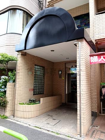 正面玄関