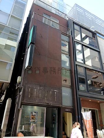 松輪ビルの外観写真