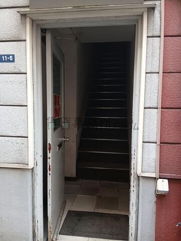 出入口付近
