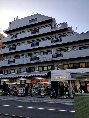 Barbizon11の外観写真
