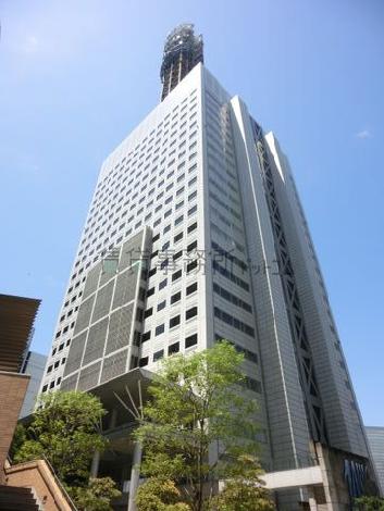 横浜メディアタワーの外観写真