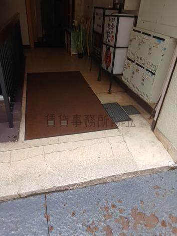 段差はなくスロープになっております