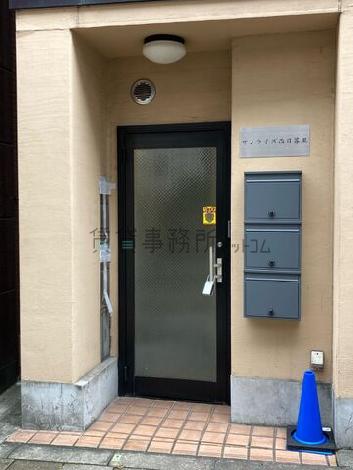 正面玄関