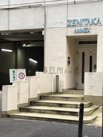 正面玄関