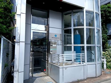正面玄関