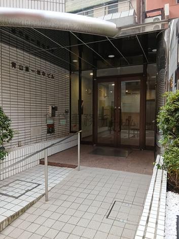 正面玄関