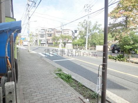 見通しの良い玄関前の景色