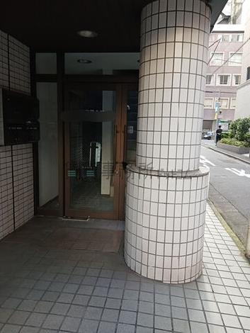 出入口付近