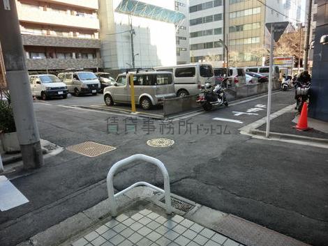 玄関前