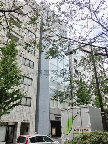 緑道が前面にあります