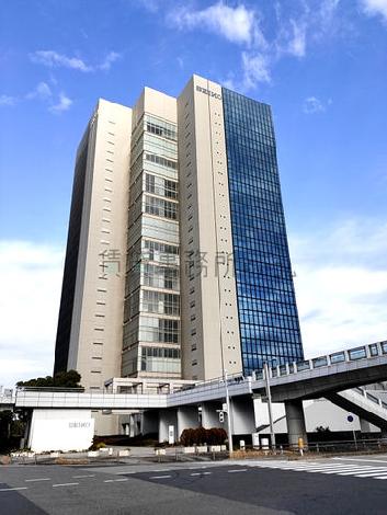 幕張ベイタワーの外観写真
