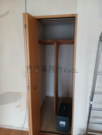 ノアパレス中央の室内
