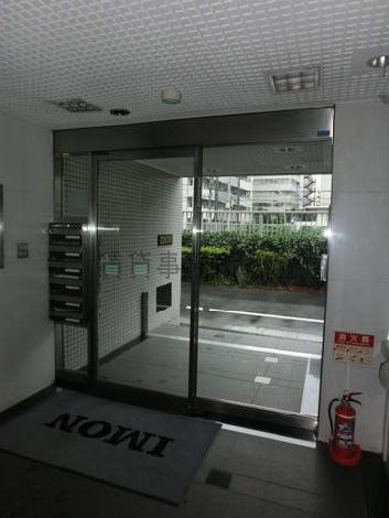 エレベーター前からの入口
