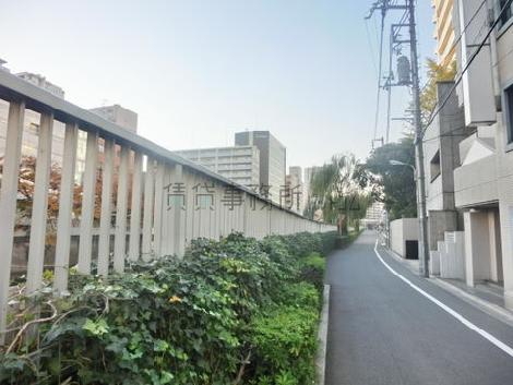 前面道路右側の様子