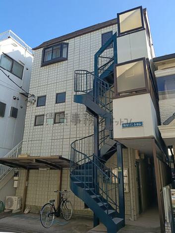 岡村マンションの外観写真