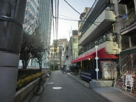 裏路地の閑静なエリア