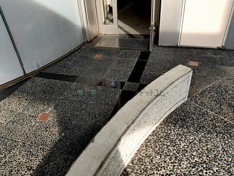 正面玄関