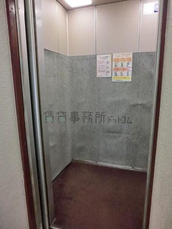 エレベーター内の様子です