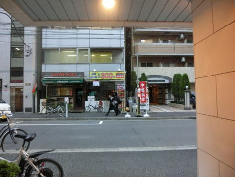 正面玄関前