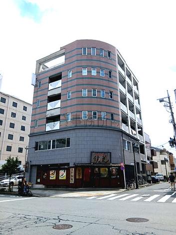 West Villageの外観写真