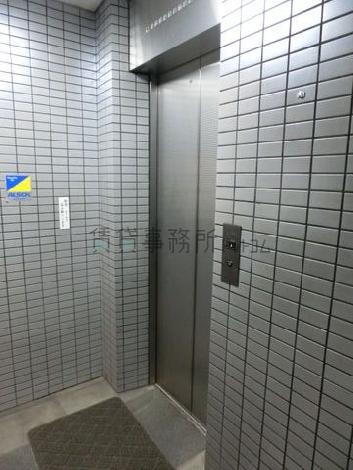 エレベーターは1基です