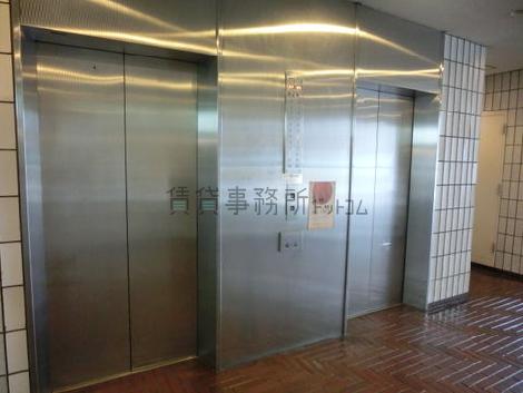 2基のエレベーターが設置されています
