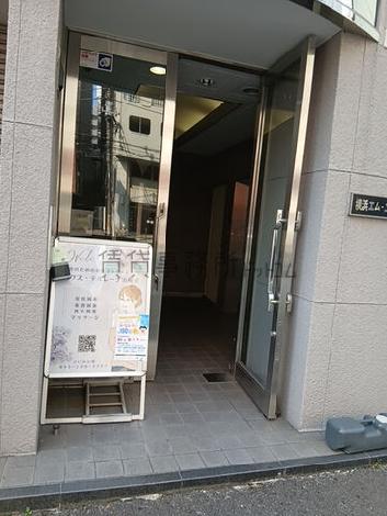 出入口付近
