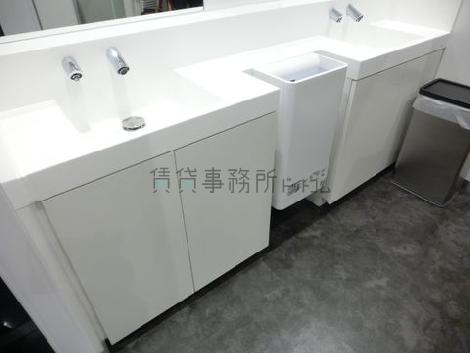 二階お手洗い洗面器