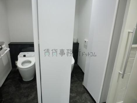 女性用お手洗いは２基あります