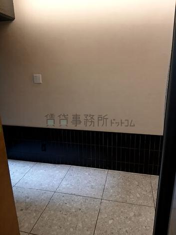 EV前エントランス
