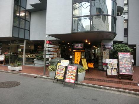 １階は店舗がメインになります