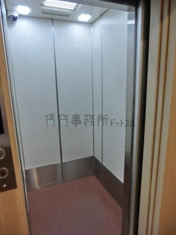 ６人乗りのエレベーター