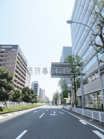 綺麗に舗装された通り