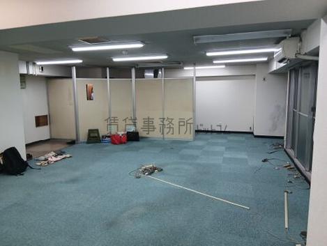 駒形茜日伸ハイツビルの室内