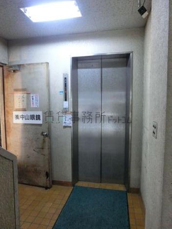 エレベーターは1基です