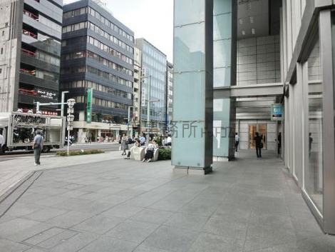 商業施設が併設されています