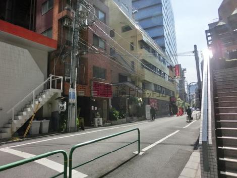 前面道路麹町駅方面