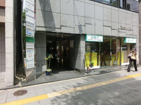 正面入口です
