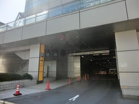 1階、自走式です