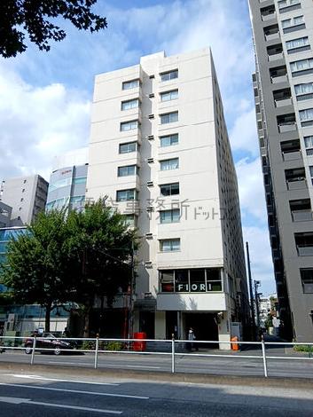 新宿Qフラットビルの外観写真