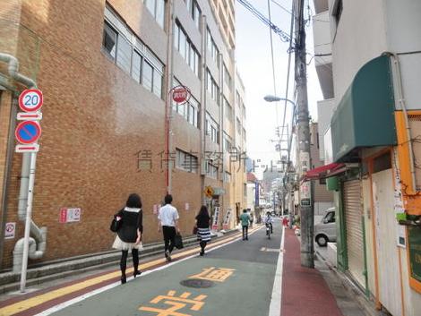 背面通り