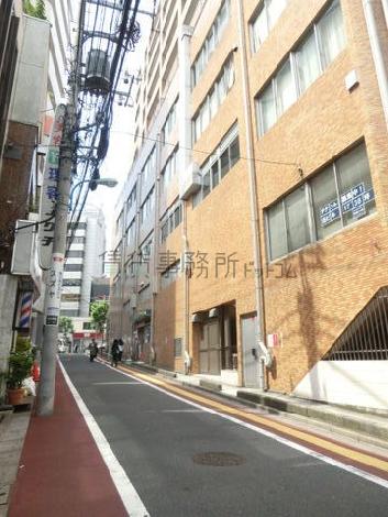 背面通り奥からの見え方