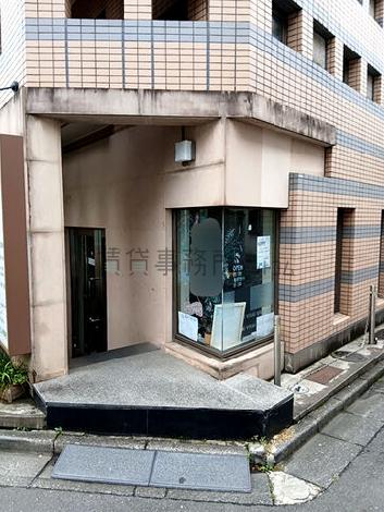 正面玄関