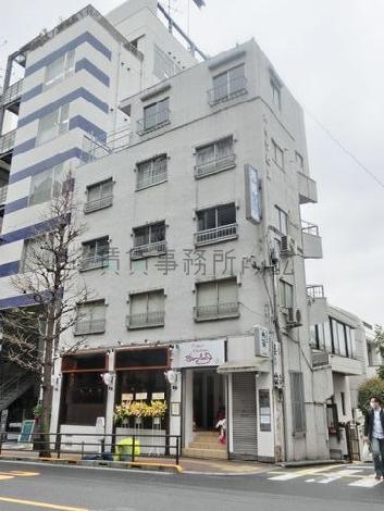 角地に建ちます