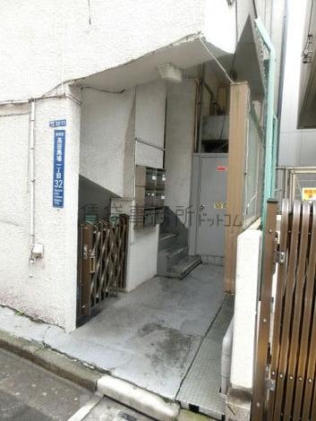 玄関前