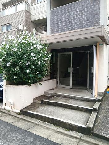 正面玄関