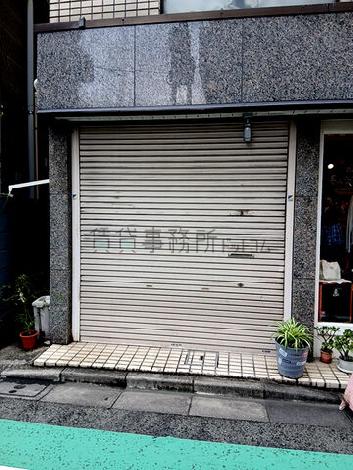 正面玄関